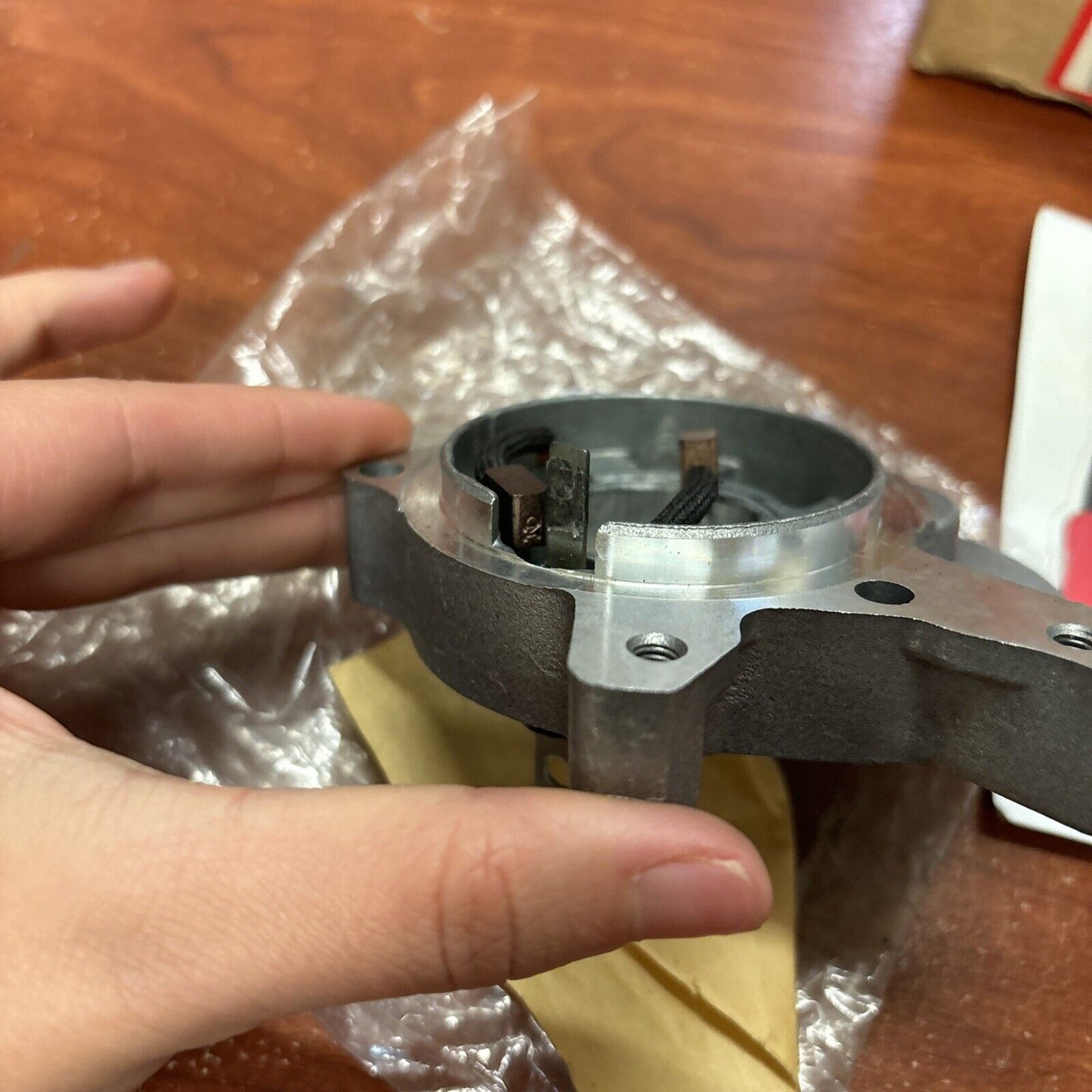 NOS Honda GX240 GX270 CENTER BRACKET 31211-ZE2-003 H149