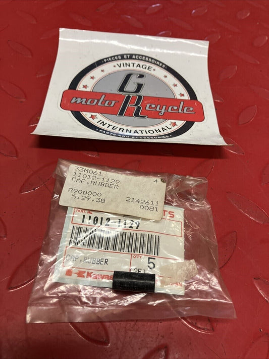 NOS KAWASAKI CARBURETOR RUBBER CAP 11012-1129 K17