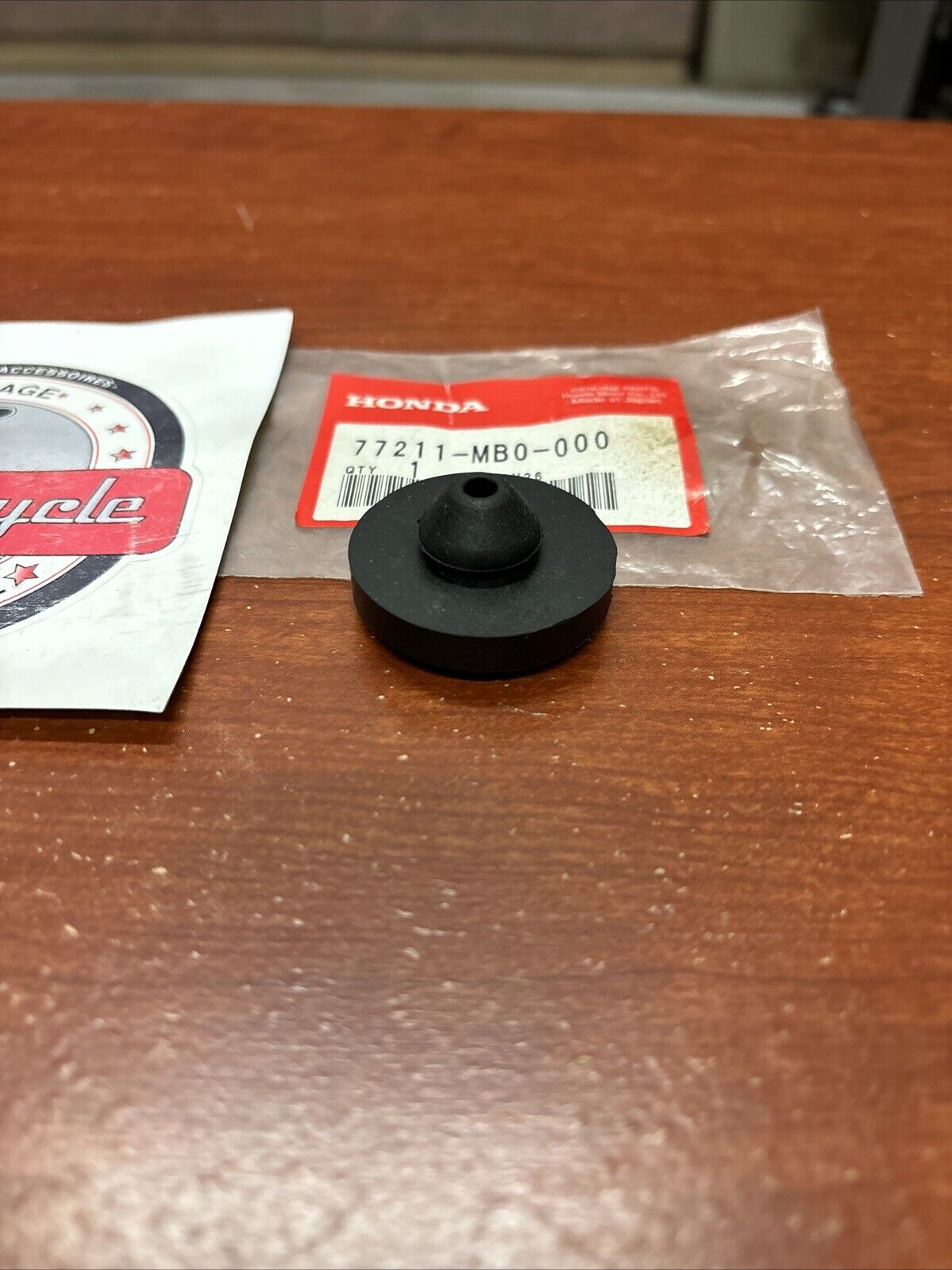 NOS Honda ATC200 ATC250 CBX750 NX250 NX650 SEAT STOP RUBBER 77211-MB0-000 H172