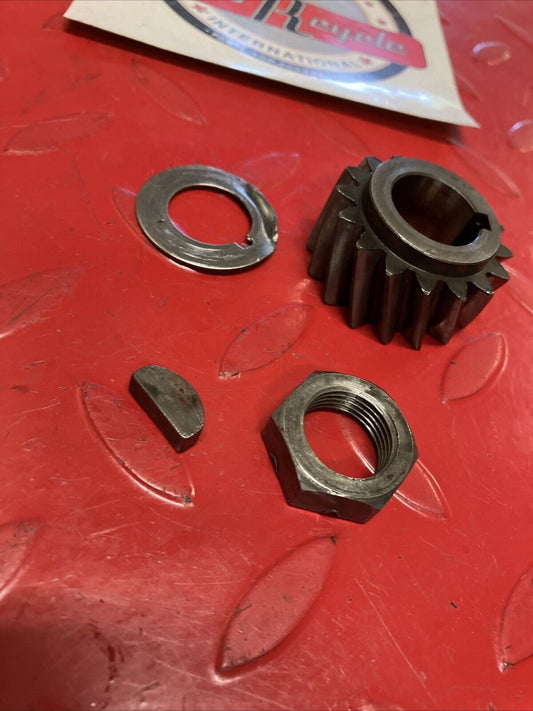Suzuki TC125 1975 primary drive gear nut washer