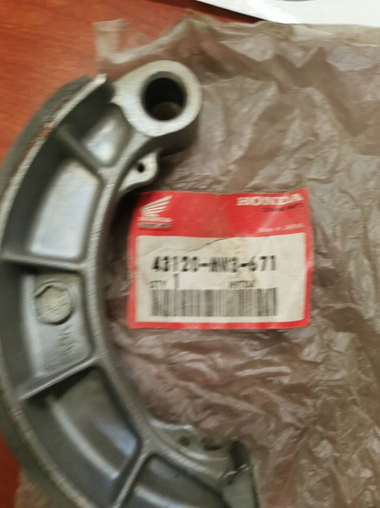 NOS Honda VF500 VF700 BRAKE SHOE 43120-MW3-671 H34