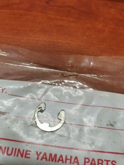 NOS Yamaha SR500 XT500 CIRCLIP 93430-12009-00 SUB 99001-12600-00 Y136