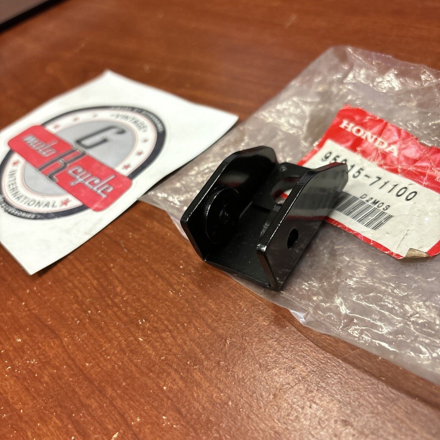 NOS Honda CB750 K0-K4 PILLION BRACKET A 95015-71100 H165