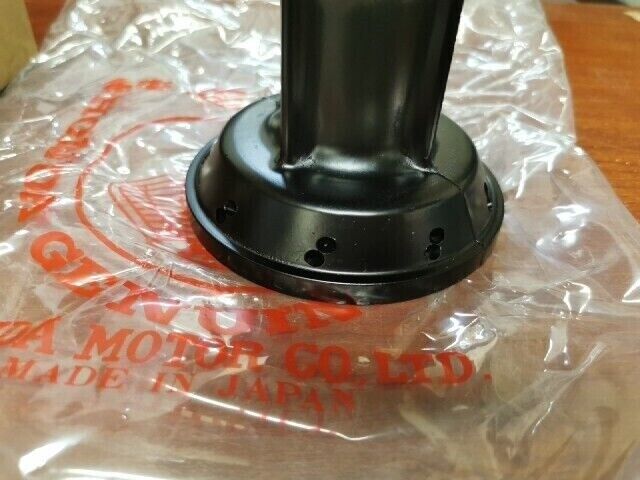 NOS Honda 1989 CR125R CR250R FRONT WHEEL HUB 44601-KZ4-000 H80