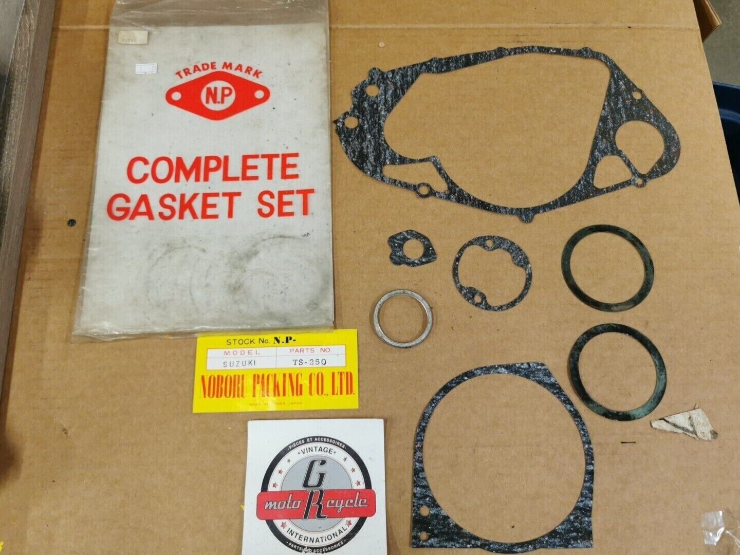 NOS NOBORU SUZUKI TS250 GASKET KIT INCOMPLETE J49