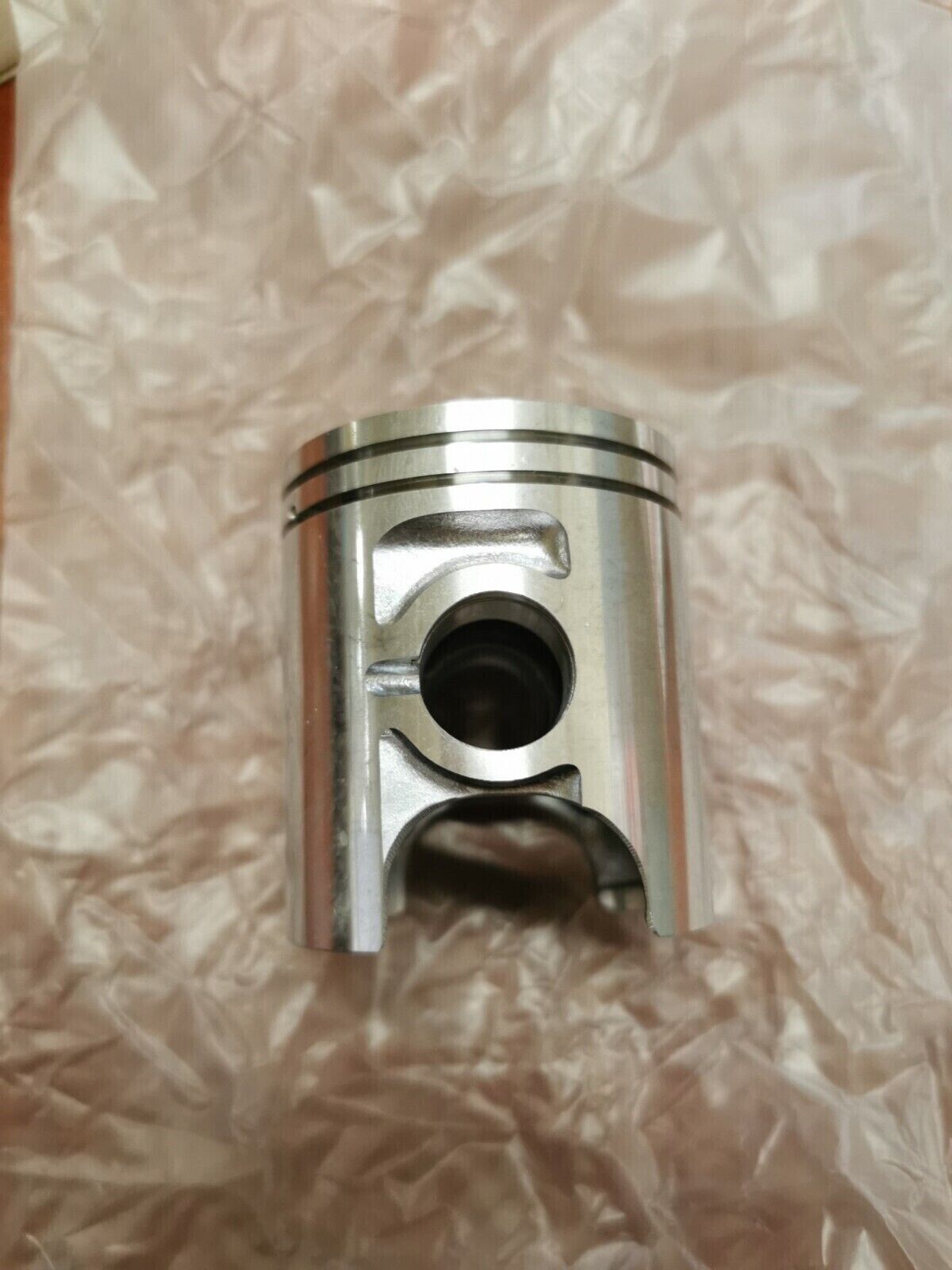 NOS SUZUKI 1977 - 1978 RM100 PISTON OS 0.25 12110-41610-025 S31