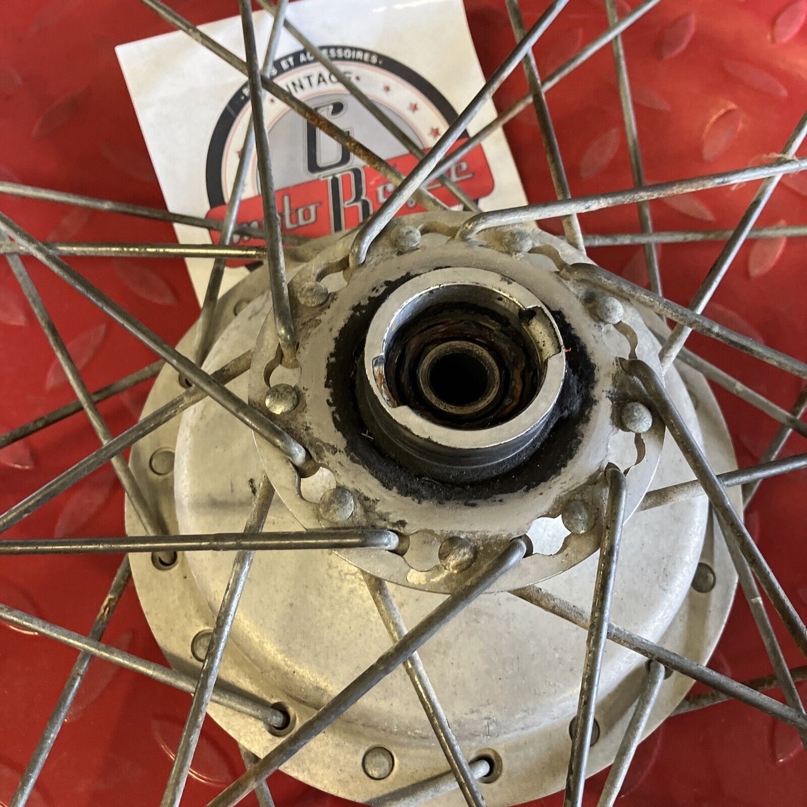 Kawasaki KE125 1978 front wheel hub rim