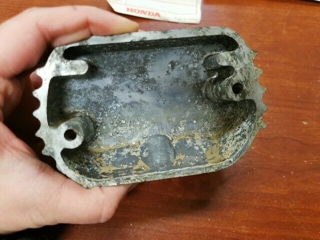 NOS Honda CB250 CB360 CL360 POINTS COVER 30371-369-000 H86