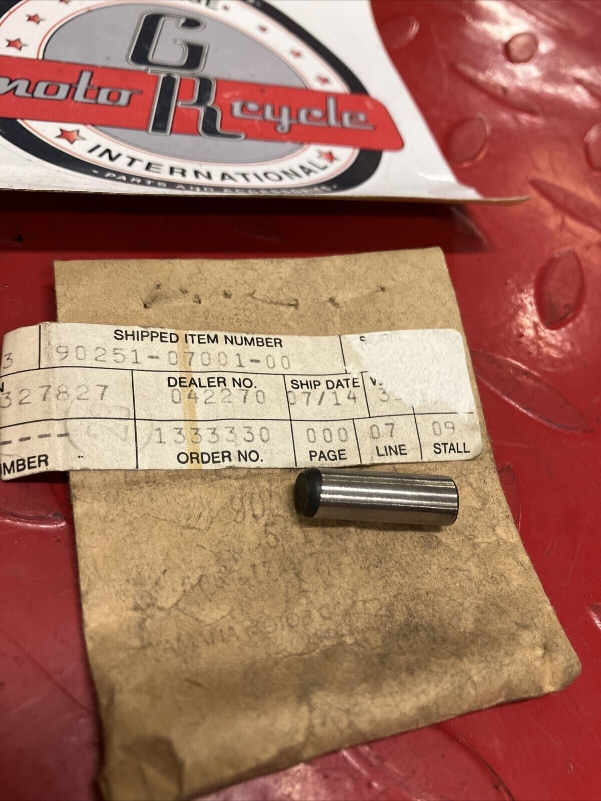 NOS YAMAHA PIN TAPERED 90251-07001-00 Y64