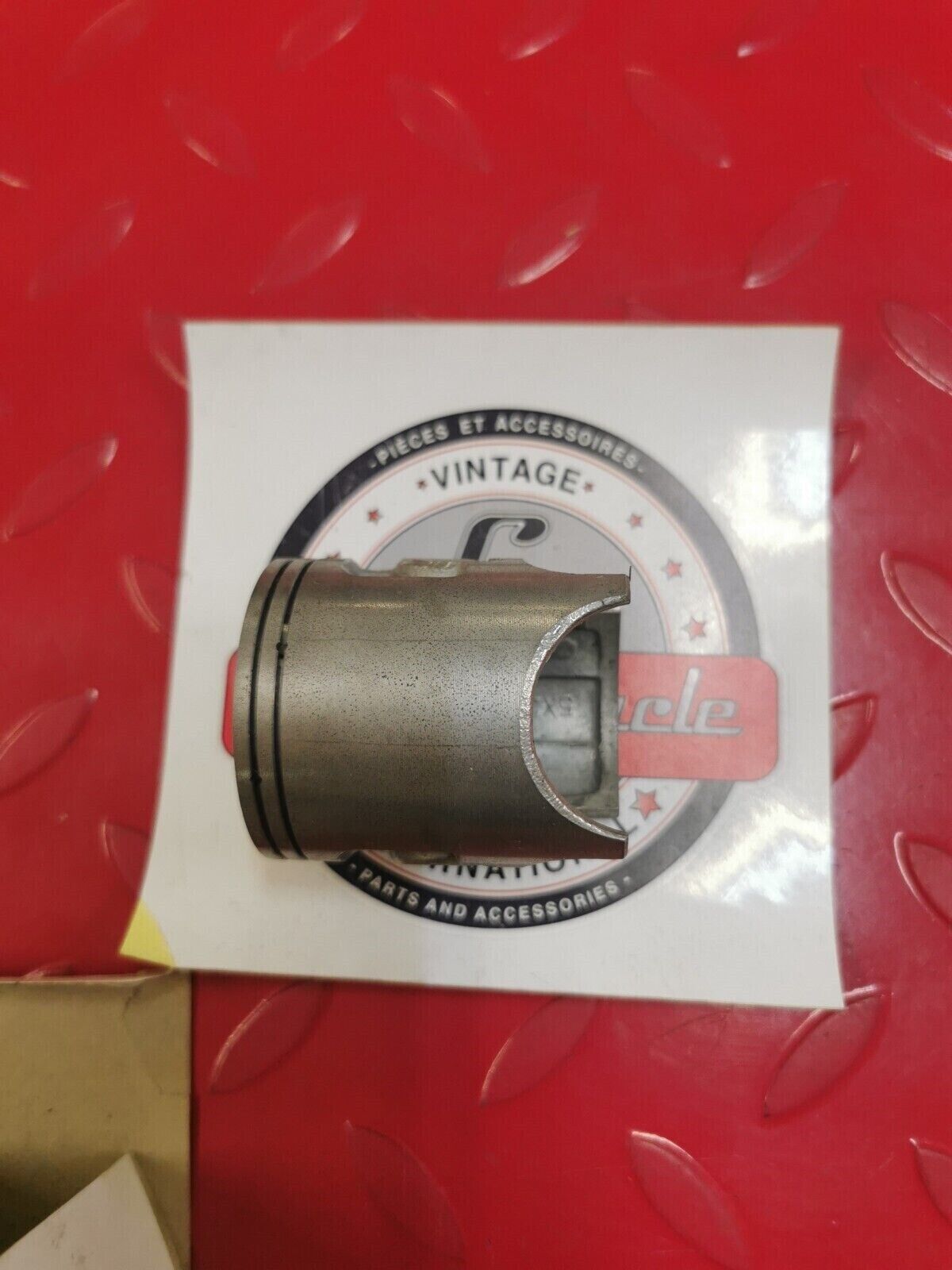 NOS YAMAHA YZ80 1983 PISTON STD 22W-11631-01-94 Y27