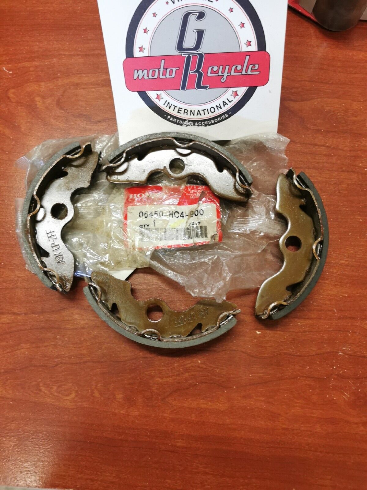 NOS Honda TRX300 TRX200 TRX250 BRAKE SHOE SET 06450-HC4-900 H35