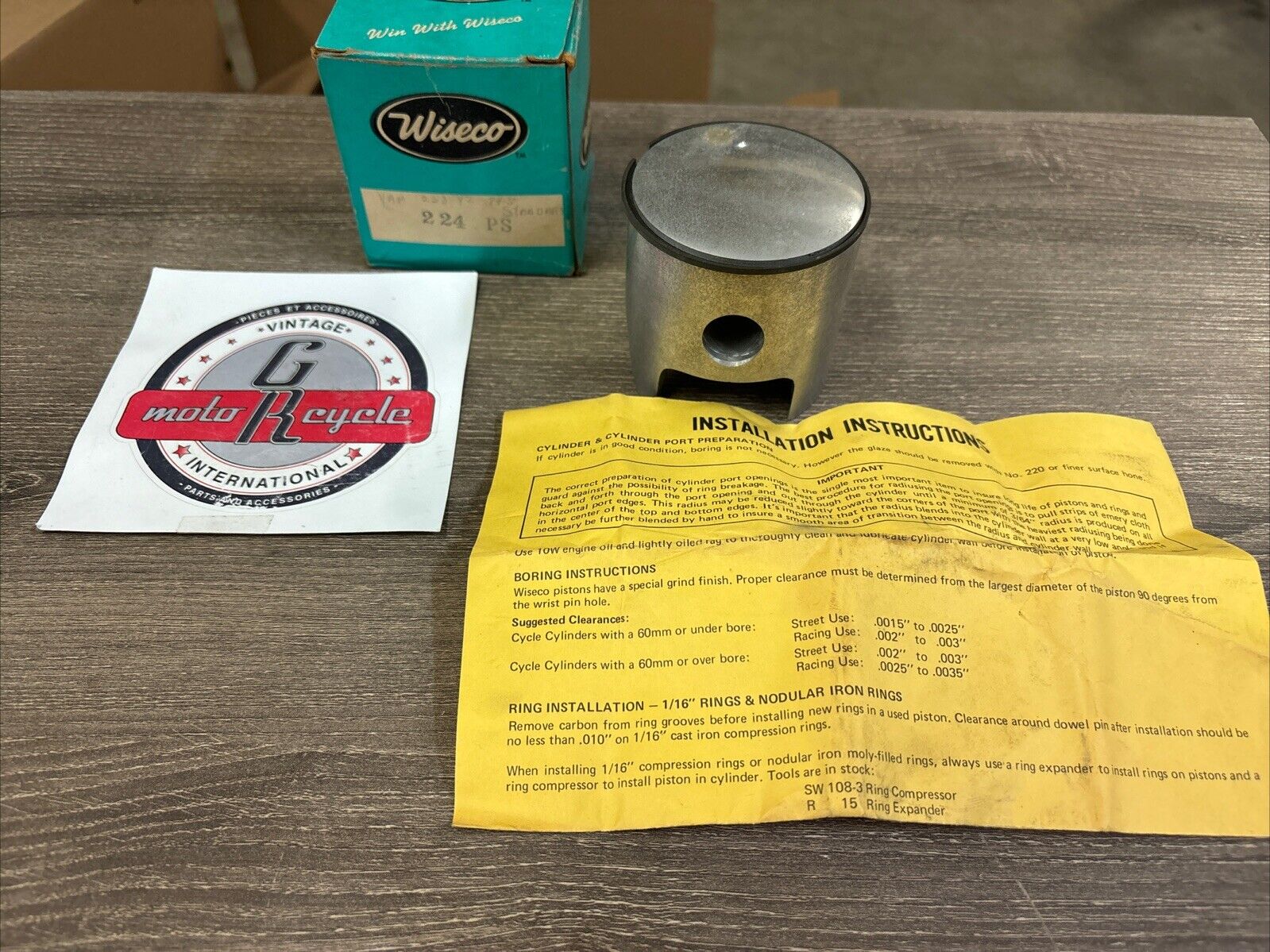 NOS WISECO YAMAHA 1974 1975 YZ250 PISTON STD 224PS J62