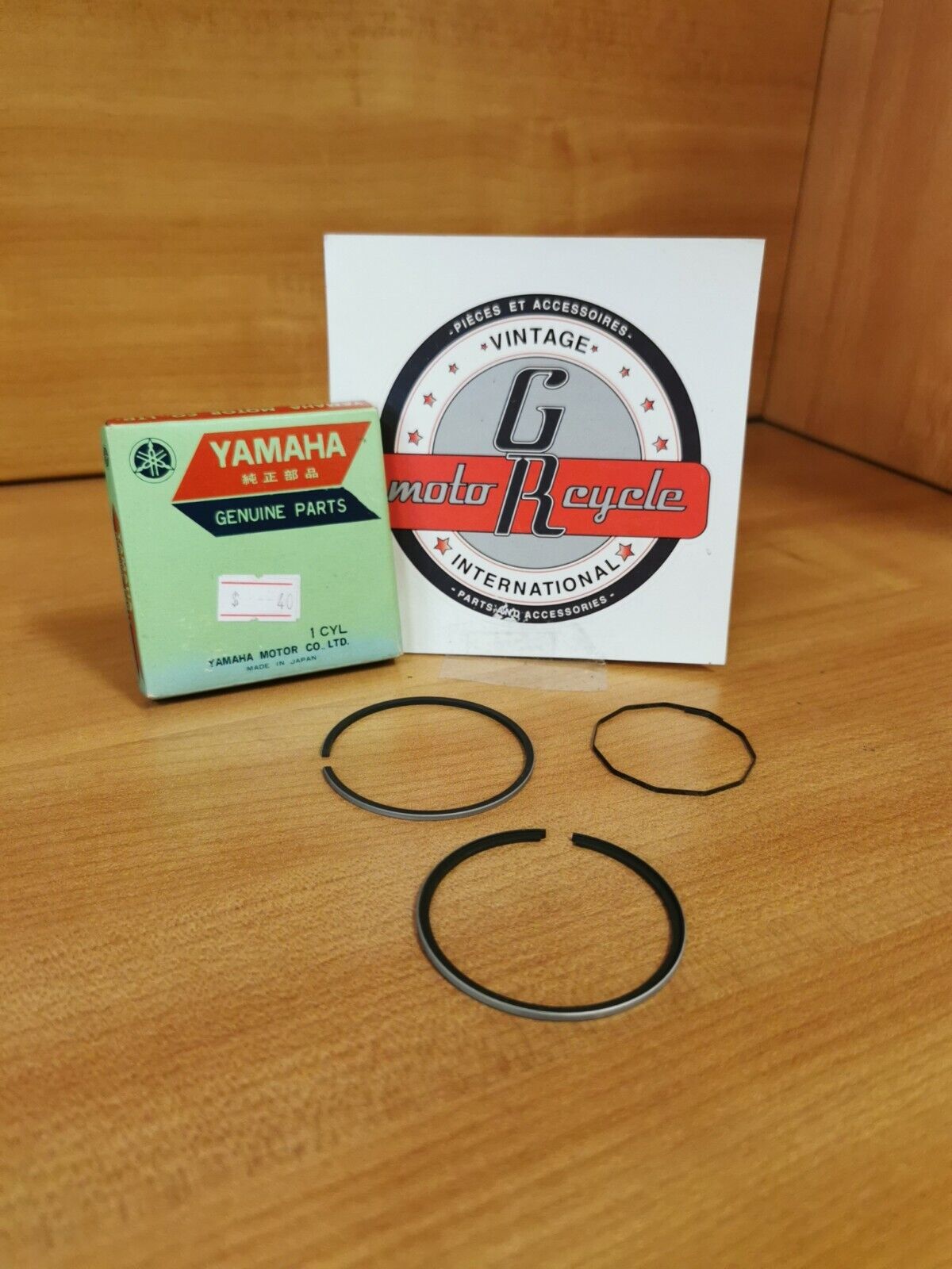 NOS YAMAHA RD200 1974 - 1976  PISTON RING  SET STD 397-11610-02-00 Y48