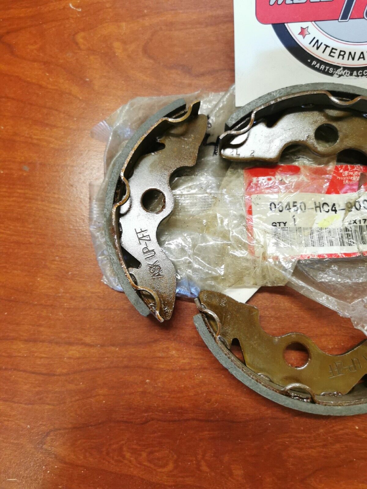 NOS Honda TRX300 TRX200 TRX250 BRAKE SHOE SET 06450-HC4-900 H35