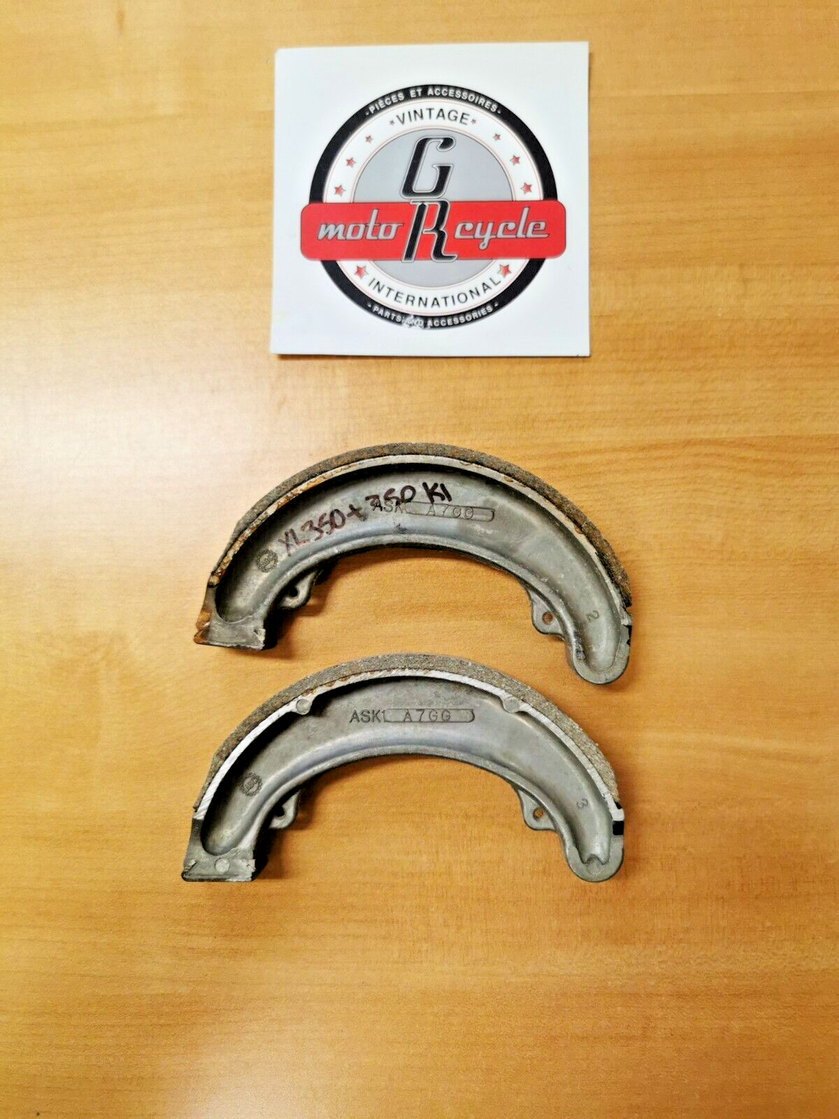 NOS HONDA MT250 XL350 MR250   1976 - 1978   SHOE  FR BRAKE 45120-329-670 H23
