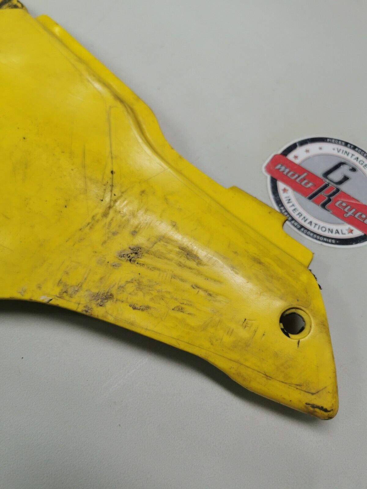 Suzuki RM125 1991 right side cover panel number plate 47111-27C02-25Y