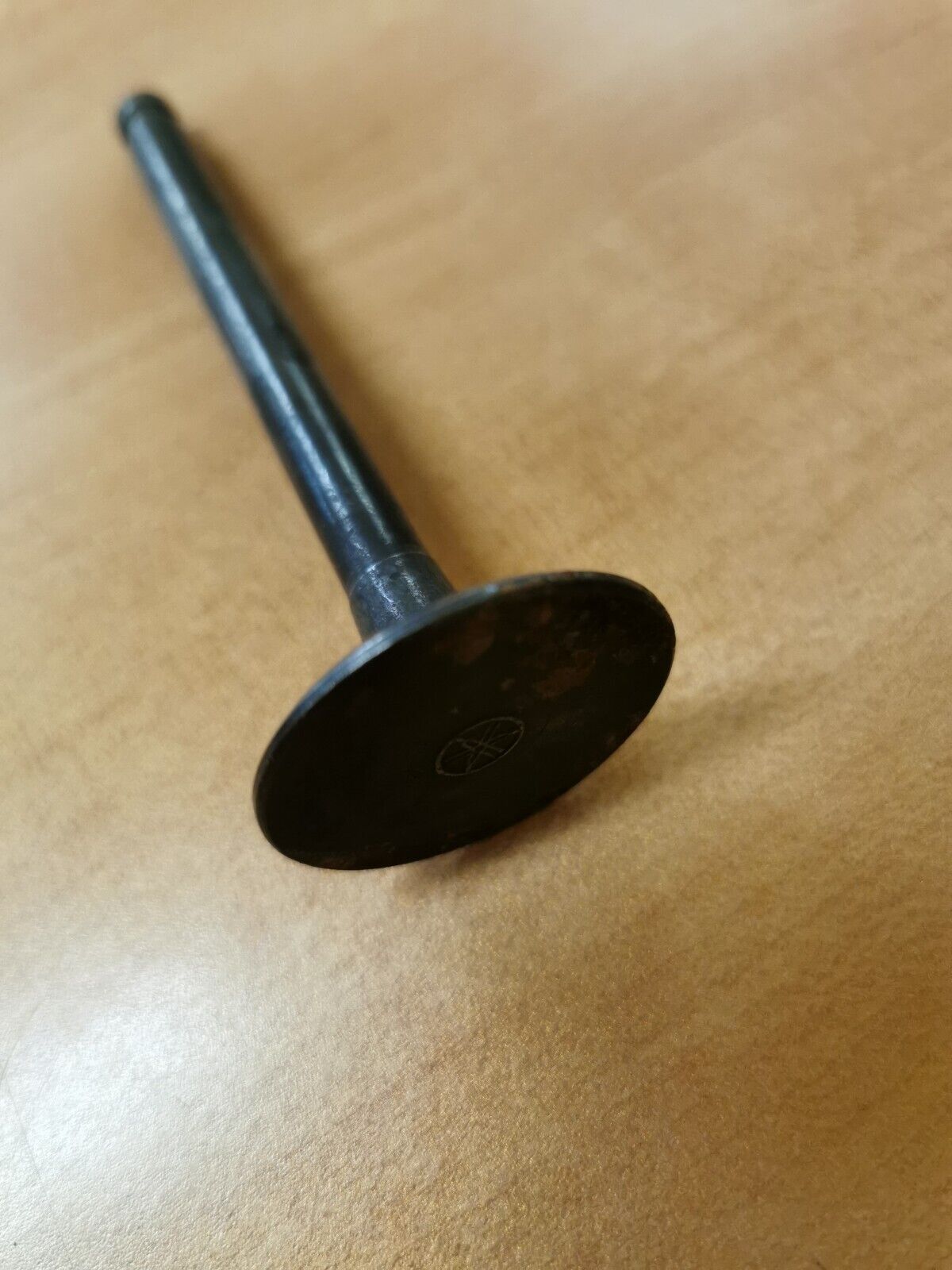 NOS YAMAHA VALVE EXHAUST #1 256-12121-00-00 Superseded by 341-12121-01-00 Y38