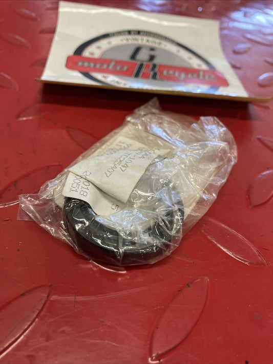 NEW NOS KAWASAKI OIL SEAL 92049-1047 K11