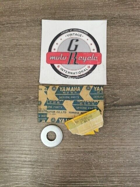 NOS YAMAHA YM1 YDS3 R3 DT3 DT2 DS7 RD350B COVER THRUST 1 156-22127-00-00 Y155