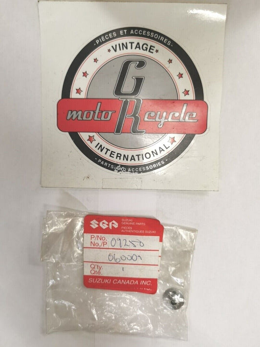 NOS SUZUKI C90 VL1500 S83 CAP 09250-06009 S28