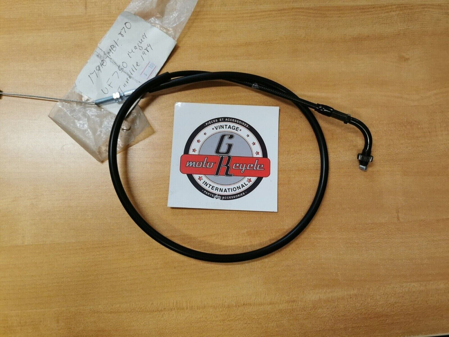 NOS HONDA  VF750 1989 THROTTLE CABLE  17910-MB1-870  H29