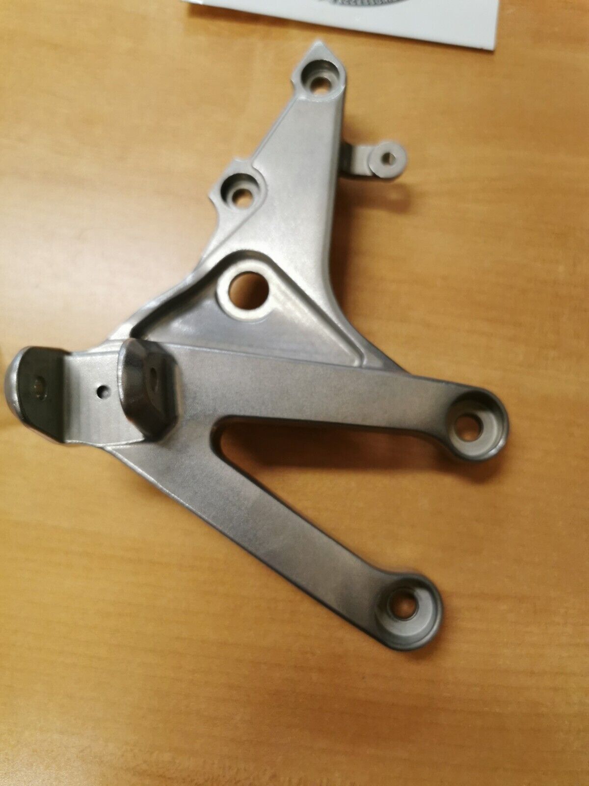 NOS HONDA    CBR600RR 2008 - 2022   MAIN STEP HOLDER 50600-MFJ-D00  H29