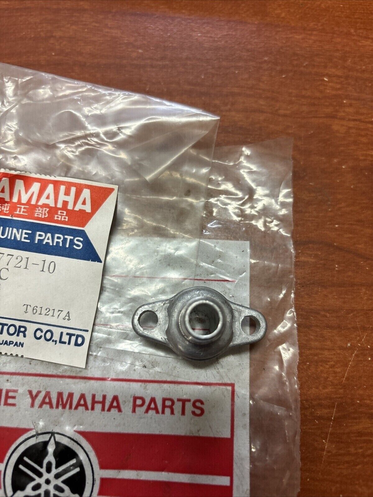 NOS Yamaha EC340 ET250 ET340 EX440 METER HOUSING COVER 8E3-47721-10-00 Y185