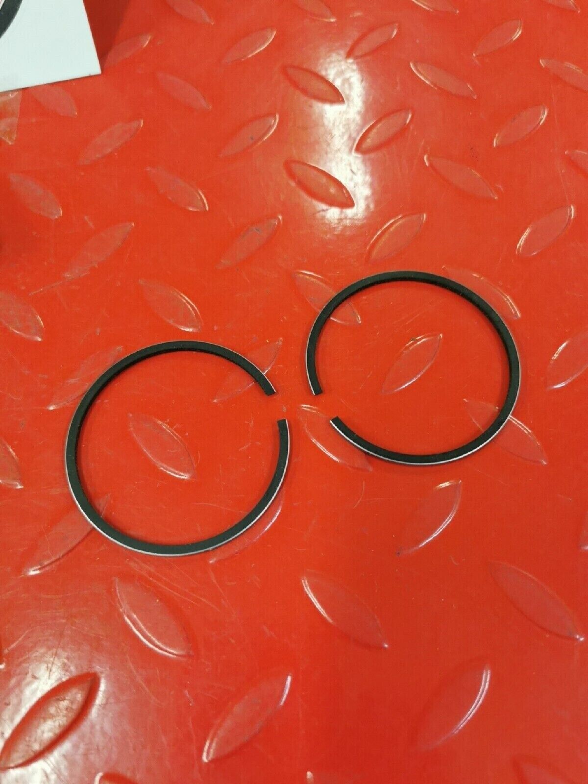 NOS YAMAHA YR1 YR2 1967 1968  PISTON RING SET  STD 168 11601 00  Y51