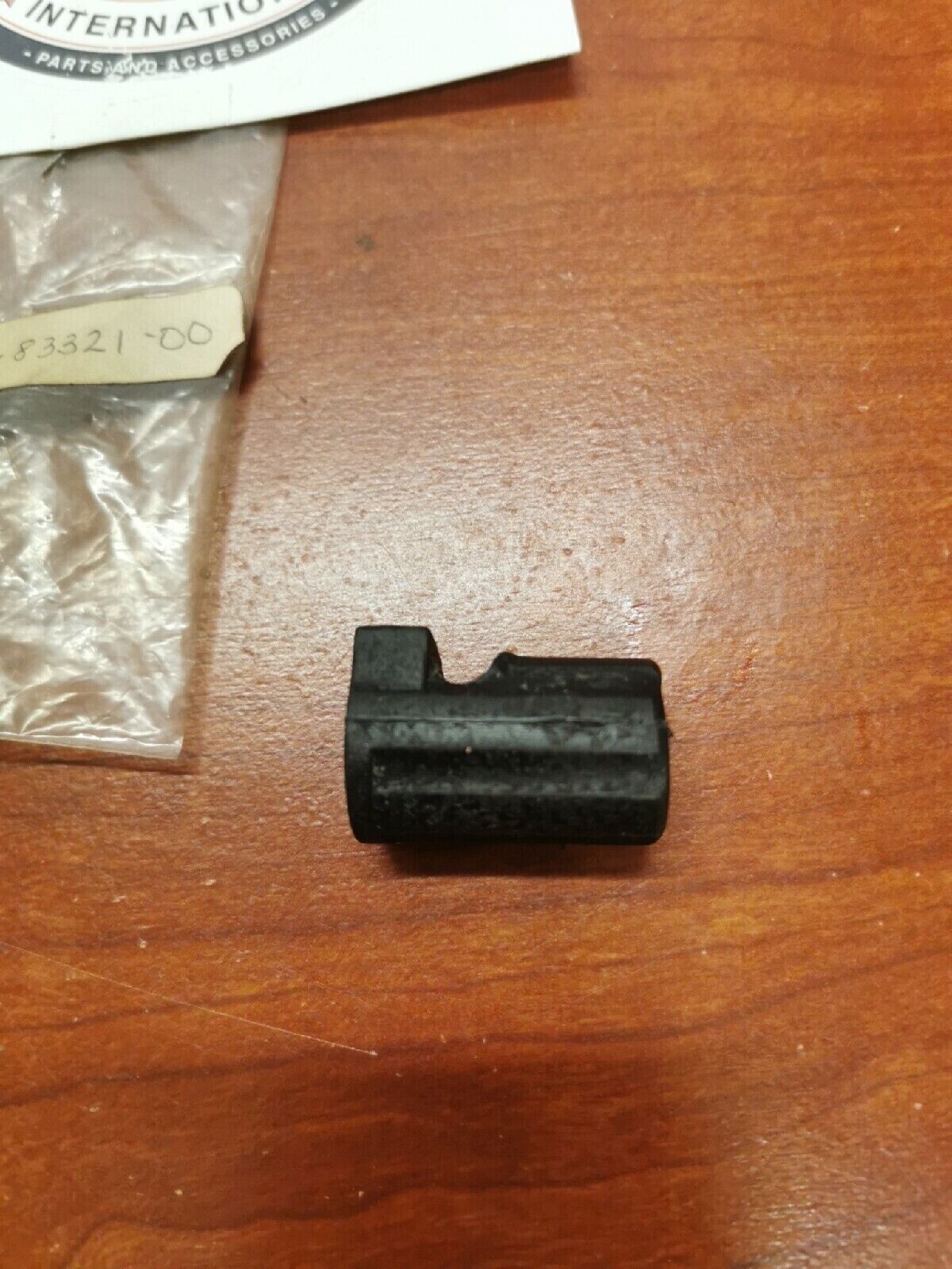 NOS Yamaha TURN SIGNAL DAMPER 10L-83321-00 Y69