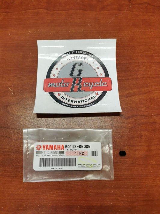 NOS Yamaha PZ50 VX700 MM700 PZ500 SECONDARY SHEAVE SET BOLT 90113-06006-00 Y84