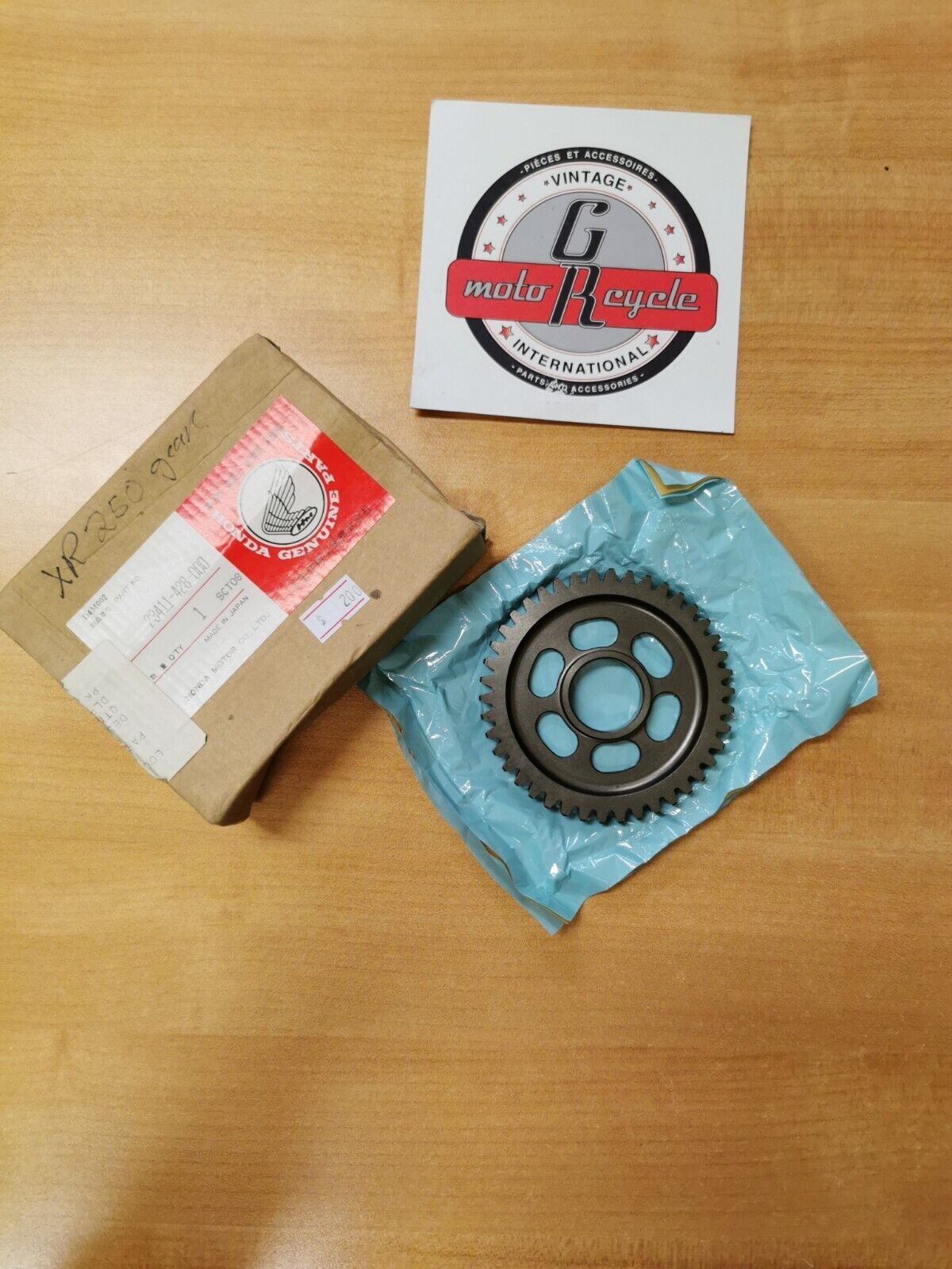 NOS HONDA  XR250 1978 - 1981  GEAR  COUNTERSHAFT LOW  42T   23411-428-000    H29