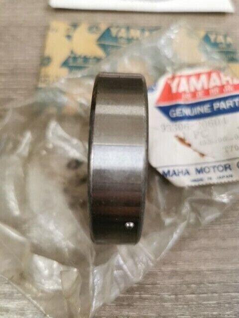 NOS YAMAHA RD400C RD250 DS7 RD350 R5C TR2 R5 BEARING 93306-20604-00 Y149