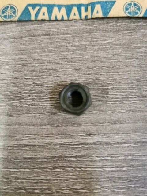 NOS YAMAHA GPX433G GPX338F YTM200L YT125L NUT SELF LOCKING 90185-08026-00 Y149
