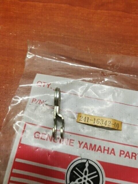 NOS Yamaha AT1 CT1 DT125 RD200 PUSH LEVER 241-16342-00-00 Y135