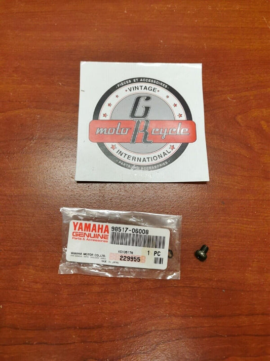 NEW NOS Yamaha SCREW 98517-06008-00 Y68