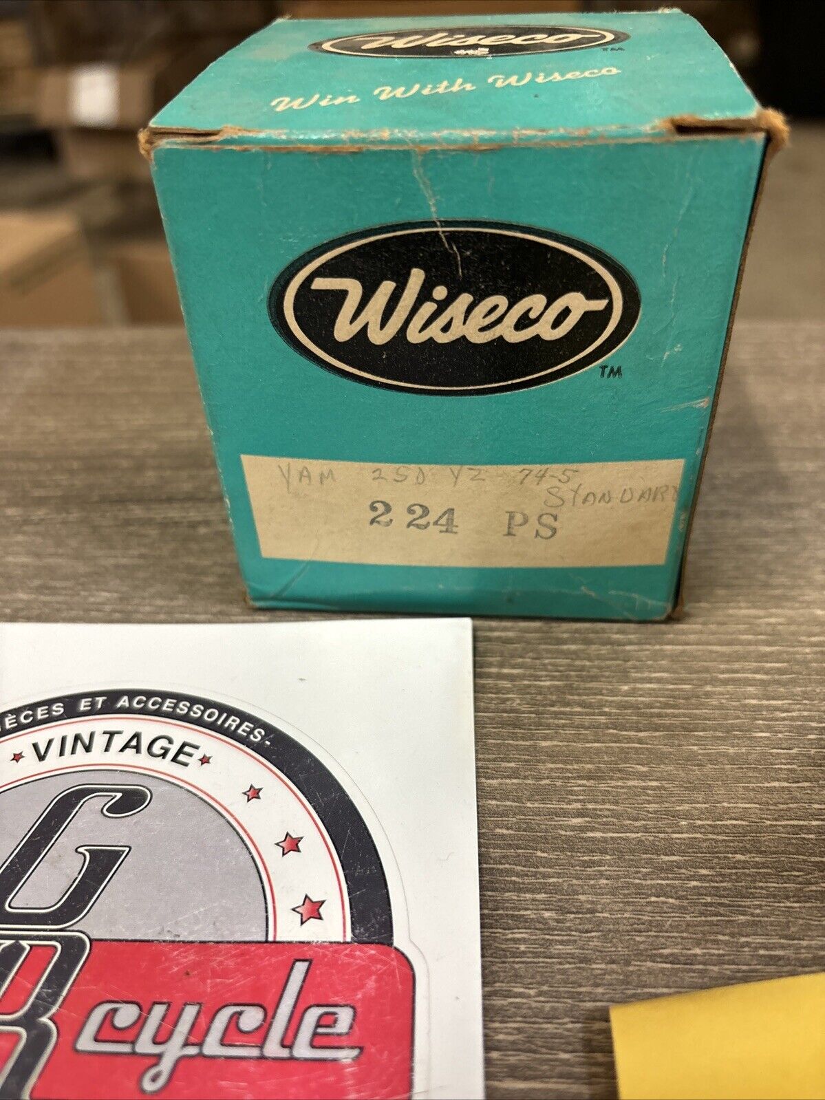 NOS WISECO YAMAHA 1974 1975 YZ250 PISTON STD 224PS J62