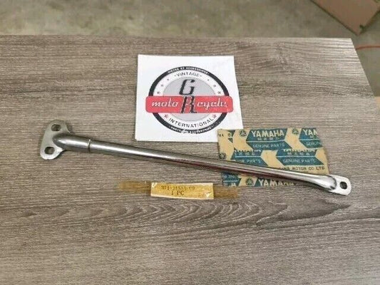 NOS YAMAHA TX500 1973 XS500B 1975 TX500A 1974 STAY FENDER 1371-21513-00-00 Y157