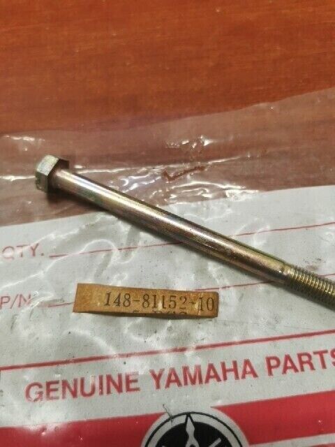 NOS Yamaha AT1 AT2 AT3 DT125 BOLT 148-81152-10-00 Y162