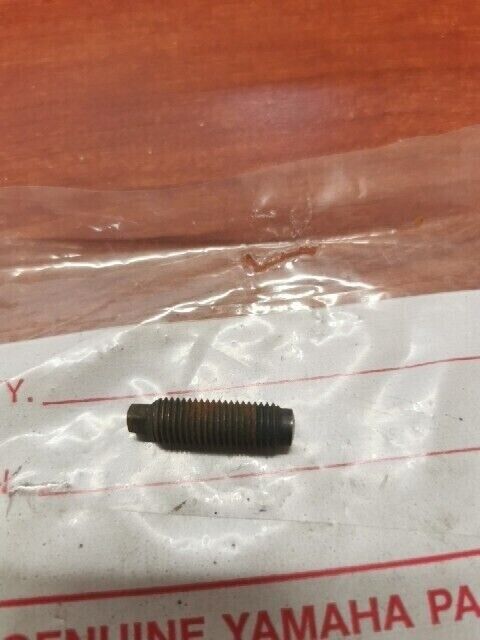 NOS Yamaha SR400 VALVE ADJUSTING SCREW 447-12159-00-00 SUB 3HT-12159-R0-00 Y135