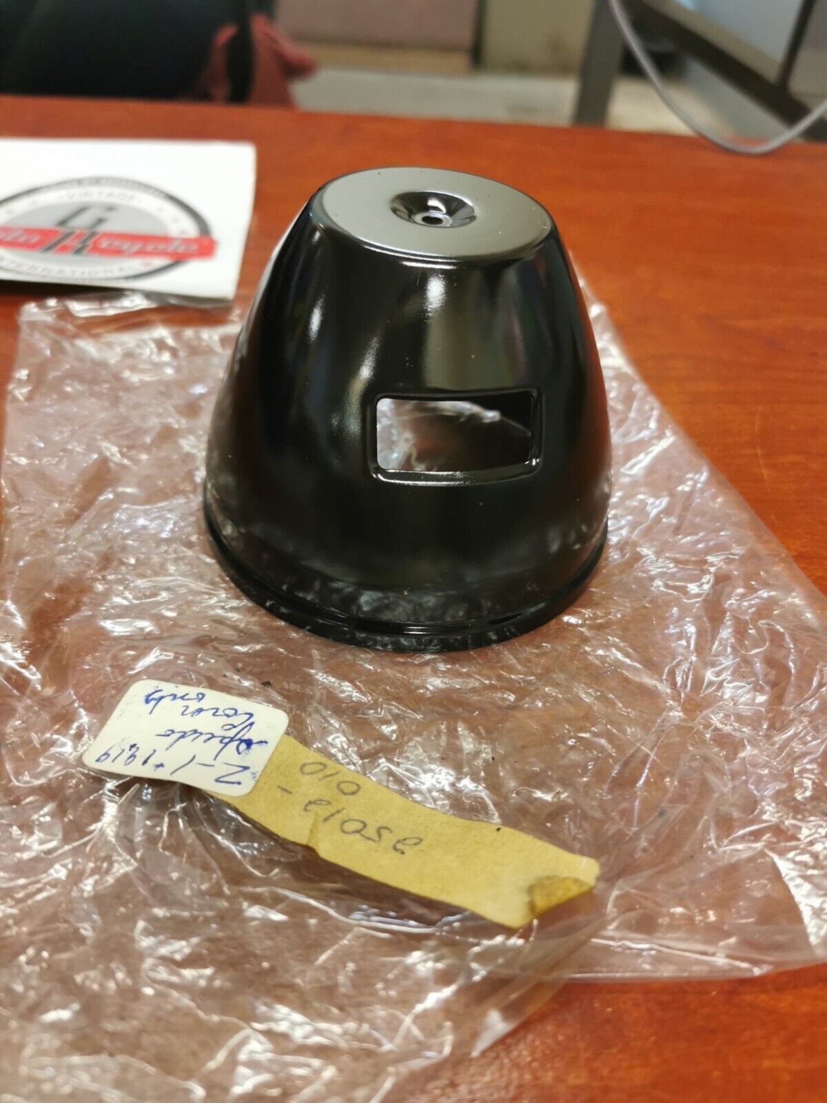 NOS Kawasaki KIT SPEEDOMETER COVER & TACHOMETER COVER 25012-010 - 25012-011 K34
