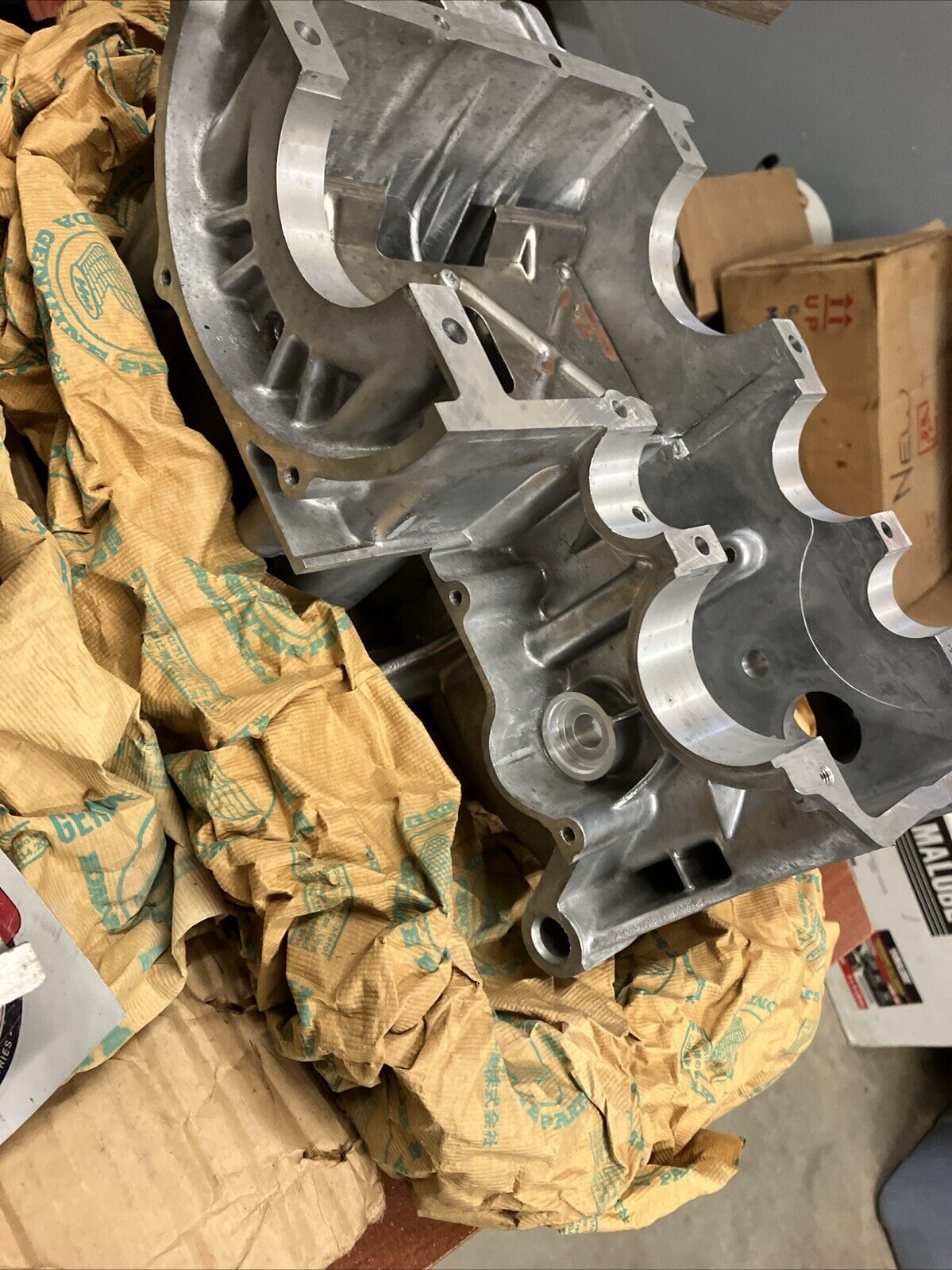 NOS Honda CB450 CL450 UPPER & UNDER CRANKCASE 11100-292-080 11200-292-080 H153
