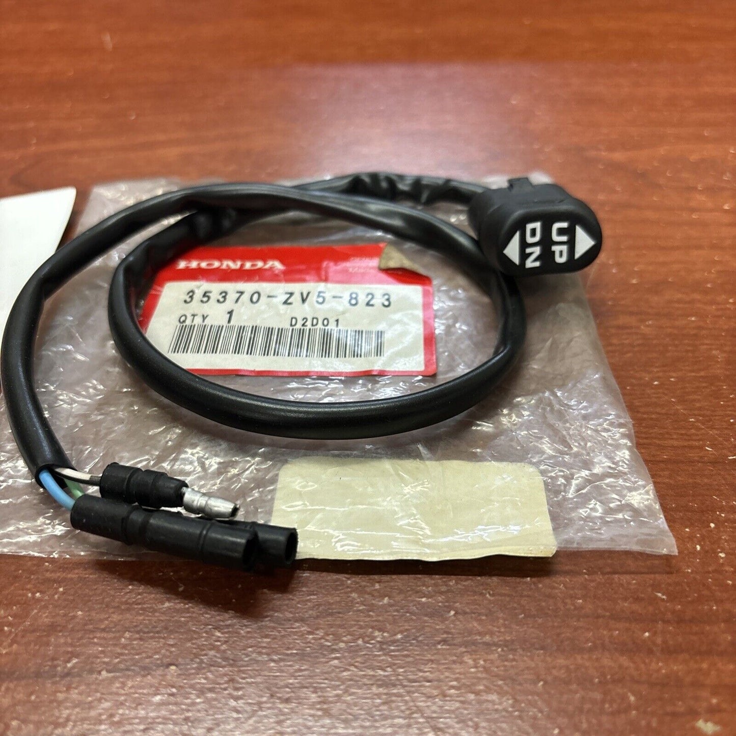 NOS Honda POWER TRIM TILT SWITCH 35370-ZV5-823 SUB 35370-ZV5-821 H153