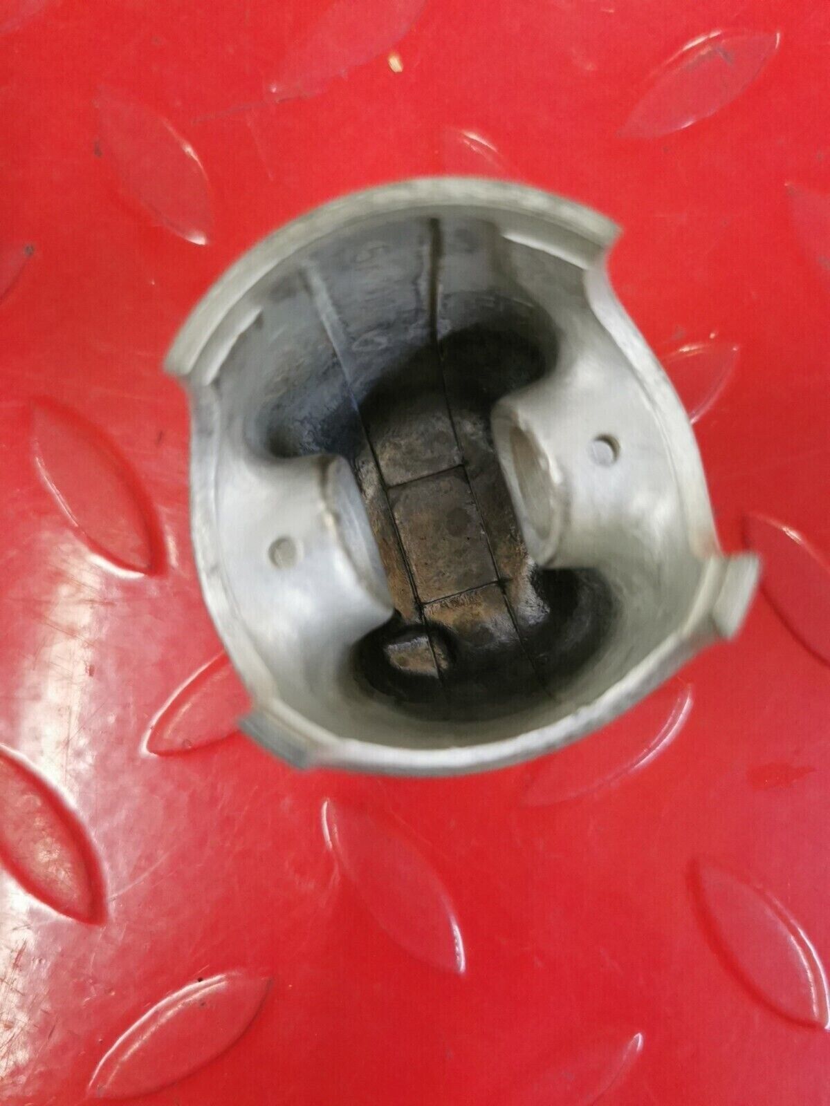 NOS YAMAHA YZ80 1981  PISTON 1 O/S 0.25  5X2-11635-01-00     Y50