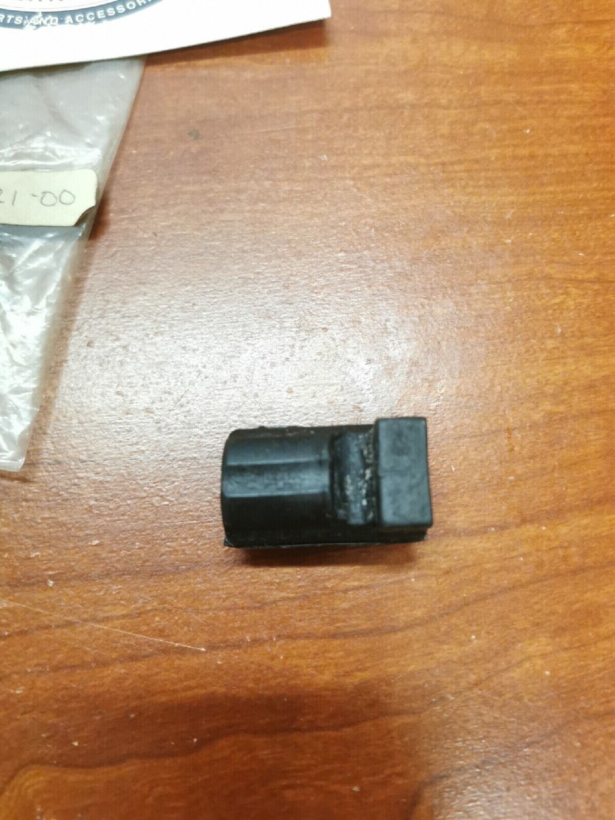 NOS Yamaha TURN SIGNAL DAMPER 10L-83321-00 Y69