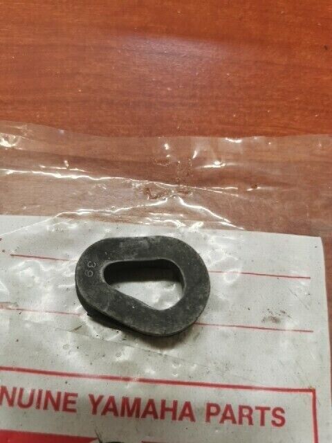 NOS Yamaha XS650 TX650 FRONT FLASHER DAMPER 256-83321-00-00 Y166