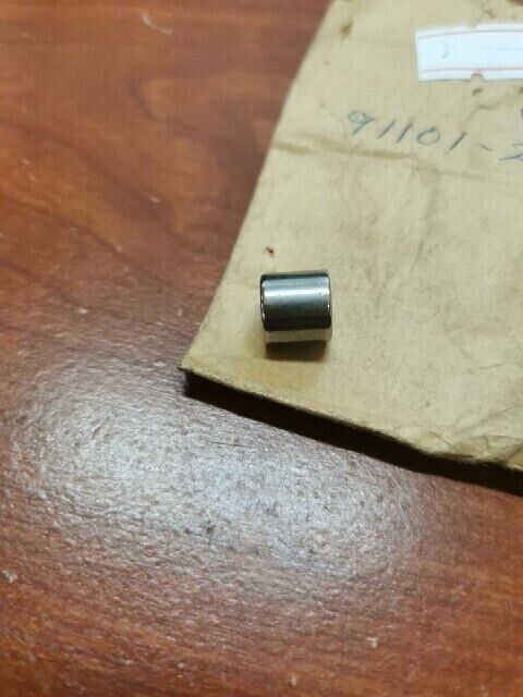 NOS Honda C70 C75 CA125 CA250 CB125 CB175 ROLLER (10.2X9.5) 91101-253-020 H68