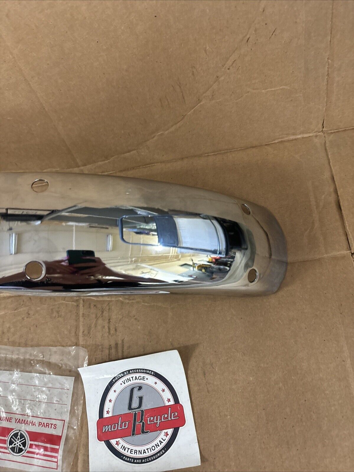 NOS Yamaha XS1 XS1B FRONT FENDER XS650 256-21511-00-93 SUB 256-21510-10-93 Y103