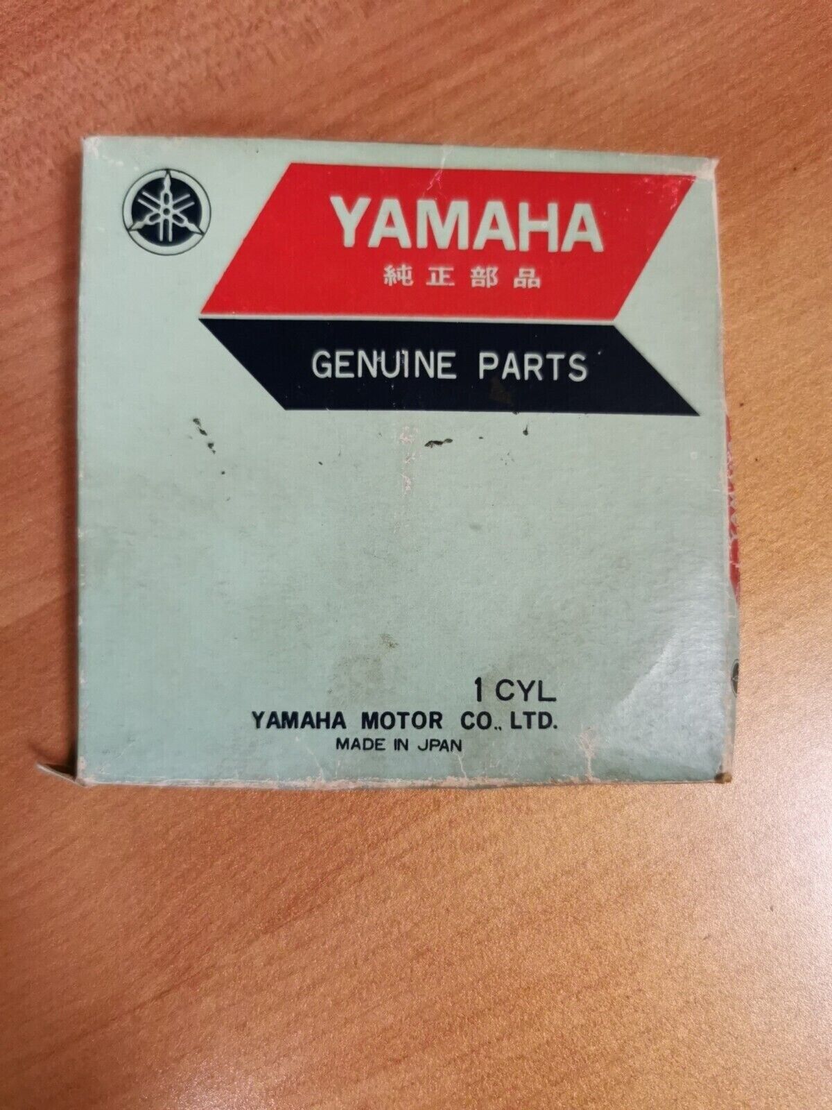 NOS YAMAHA SC500 1973  1974  PISTON RING SET  2ND 363-11611-20-00  Y48