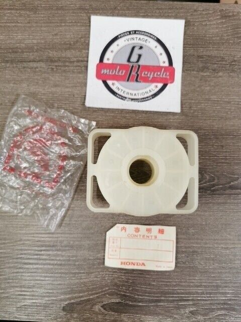 NOS HONDA GX110 GX200 GX160 PAN  CLEANER 17402-ZE1-810  H72