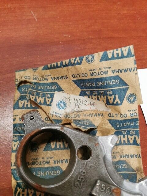 NOS Yamaha TX650 XS1 XS650 SHIFT 3RD PINION FORK 256-18512-00-00 Y116
